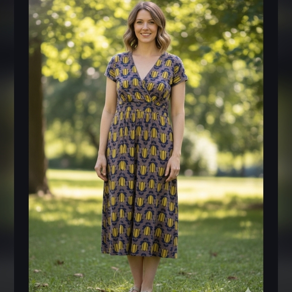 Boden Dresses & Skirts - Boden Tulip Print Jersey Empire Waist Midi Dress Sz 12 L